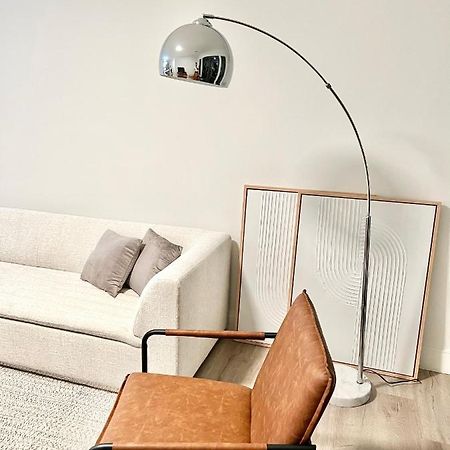 Modern 2 Bed Furnished Apartment In Quincy Ngoại thất bức ảnh
