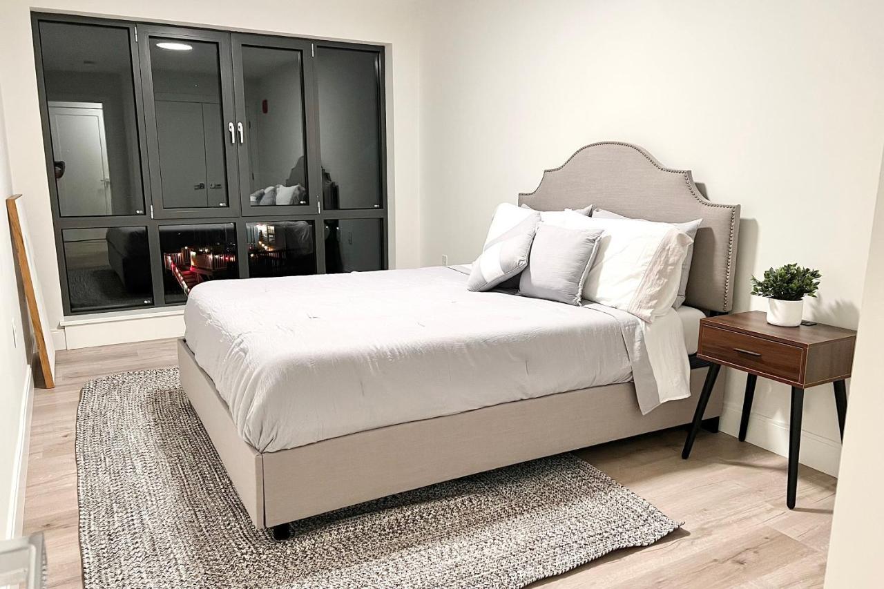 Modern 2 Bed Furnished Apartment In Quincy Ngoại thất bức ảnh