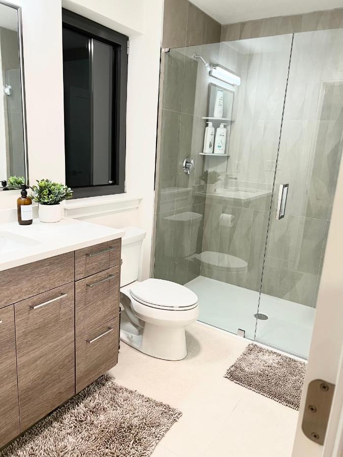 Modern 2 Bed Furnished Apartment In Quincy Ngoại thất bức ảnh