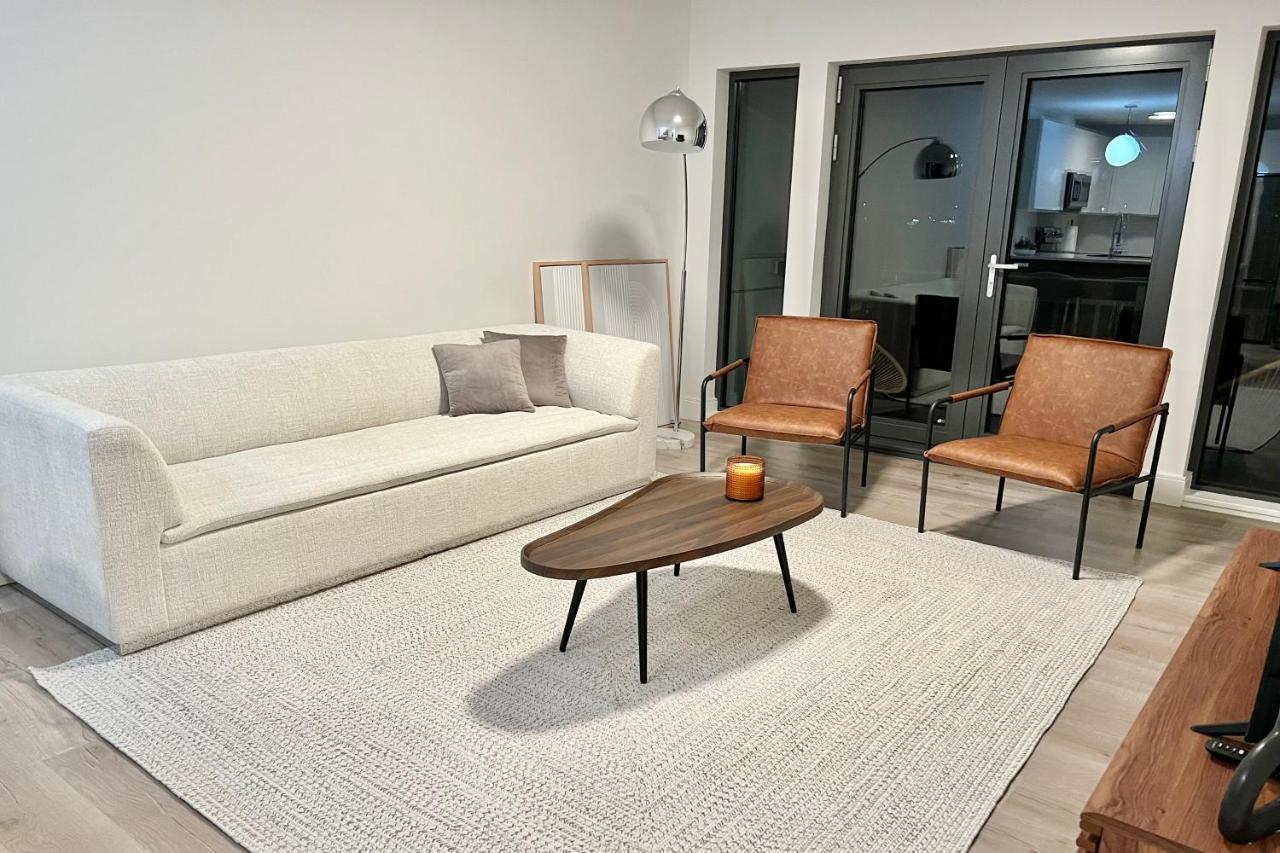 Modern 2 Bed Furnished Apartment In Quincy Ngoại thất bức ảnh