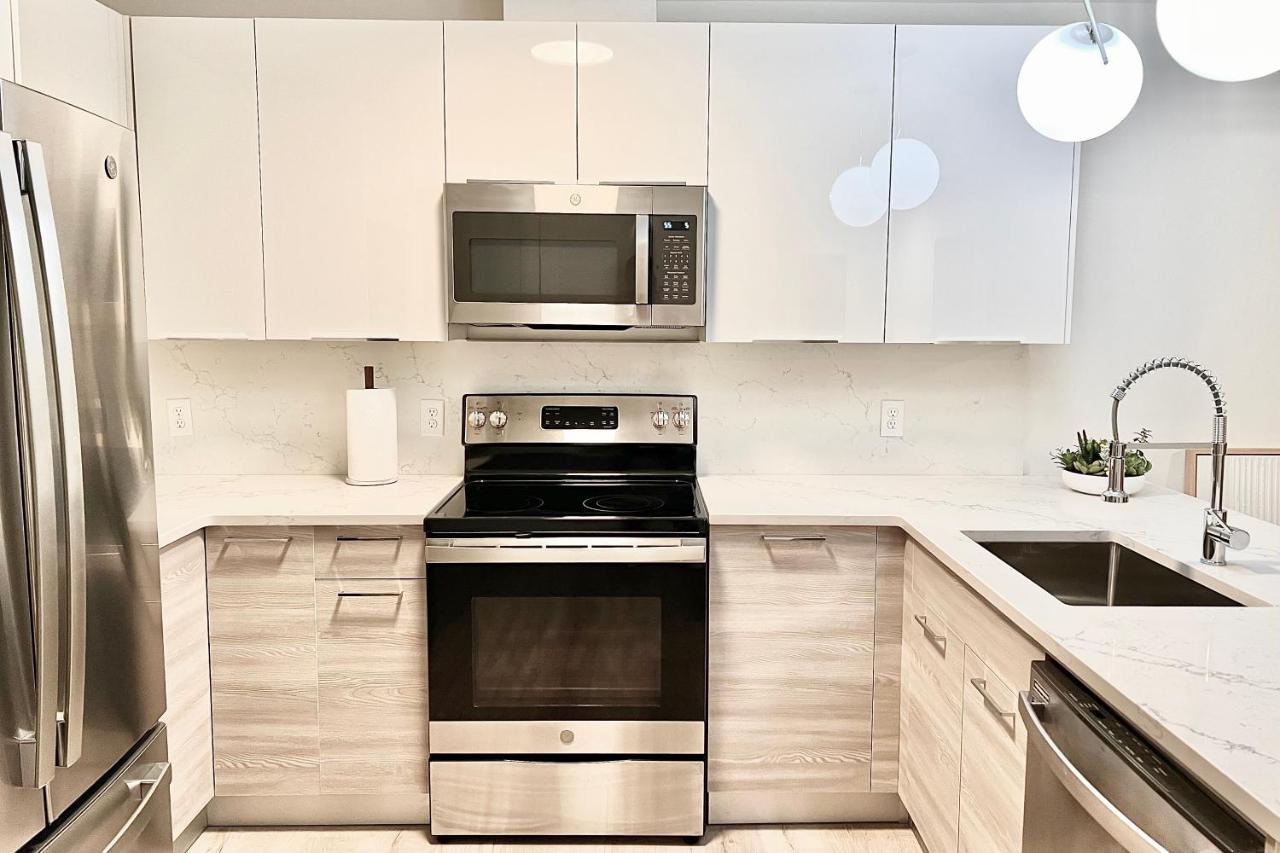 Modern 2 Bed Furnished Apartment In Quincy Ngoại thất bức ảnh