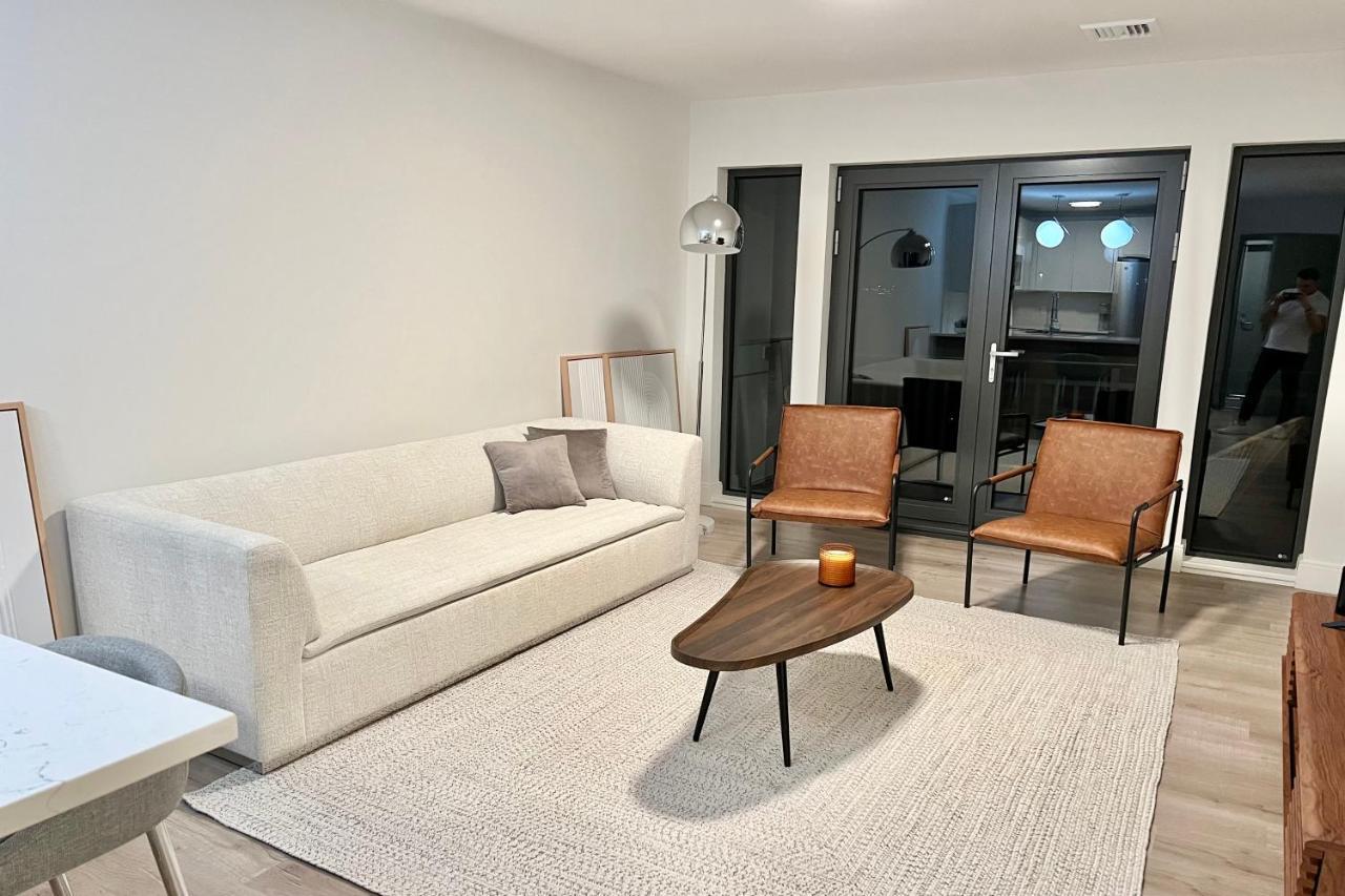 Modern 2 Bed Furnished Apartment In Quincy Ngoại thất bức ảnh